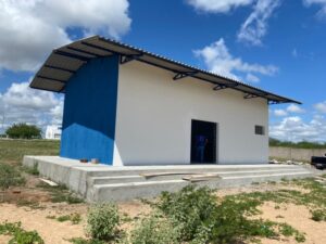 Construção em alvenaria com a função de abrigar os resíduos gerados no Campus Angicos